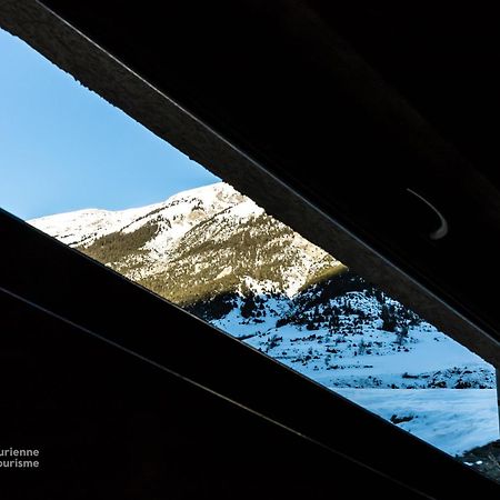 Les Chenevers Lanslevillard Room photo